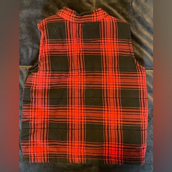❤️3/$12❤️ Carters size 5 plaid vest - Picture 2 of 6